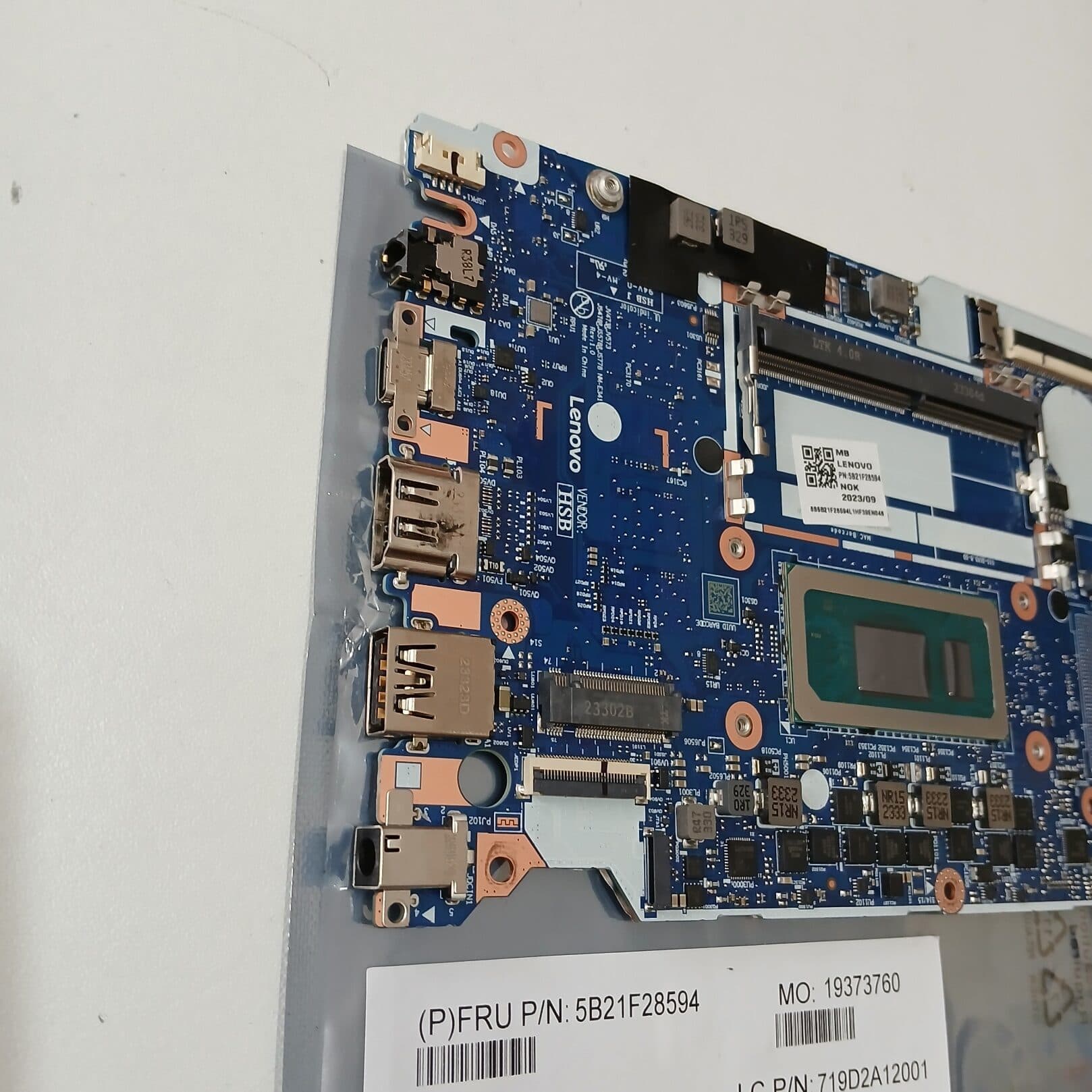 Placa madre lenovo | 8S5B21F28594Z | i7 12th SELFP | 8S5B21F28594L1HF39EN048 — imagen 7