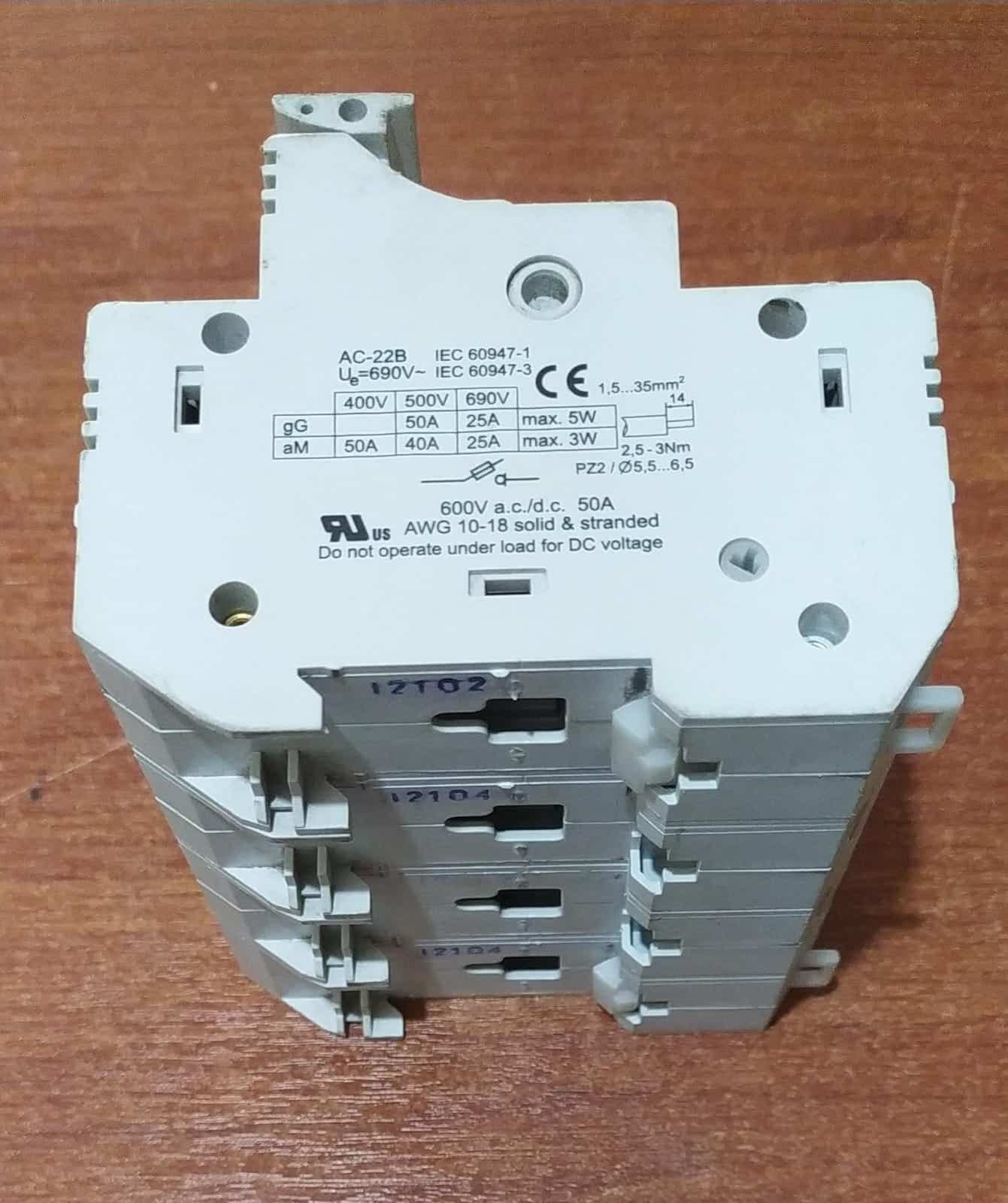 Porta-fusible Modular Eaton VLC14-3P+N 50 A 690 V (para fusibles cilíndricos 14×51 mm) — imagen 4