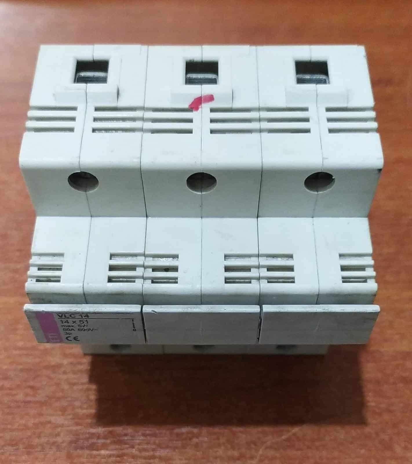 Porta-fusibles ETI VLC 14 3P 50 A 690 V para fusibles cilíndricos 14×51 — imagen 4