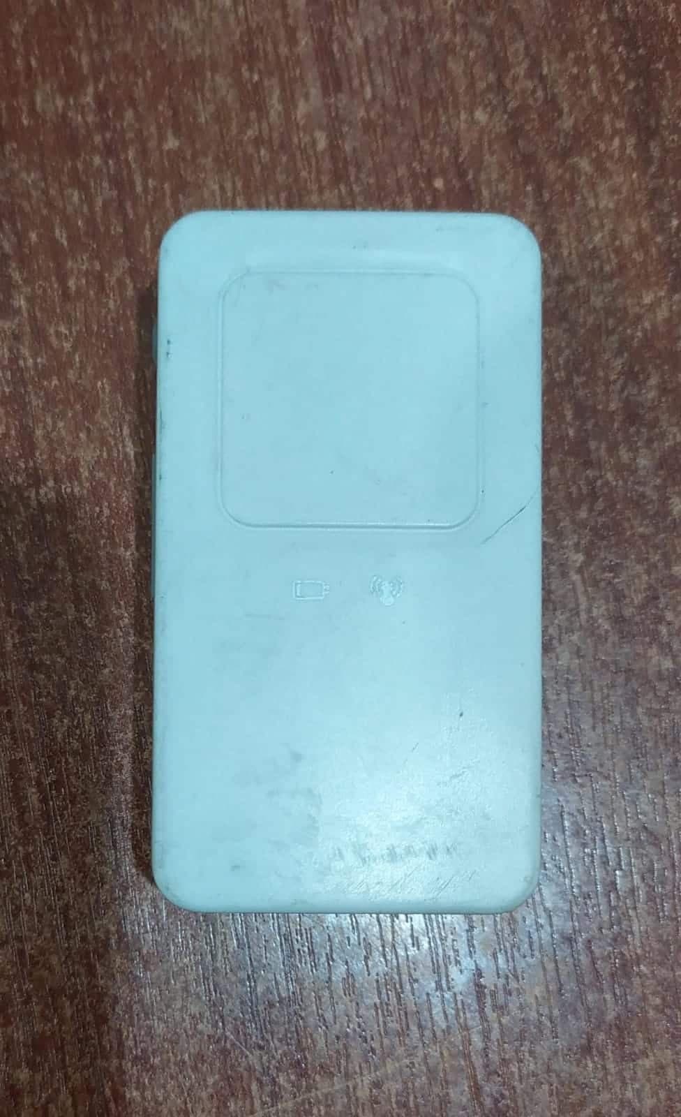 Rastreador GPS Queclink GL100 (S2-W0031) GSM/GPRS 1300mAh Para Vehículos y Activos — imagen 1
