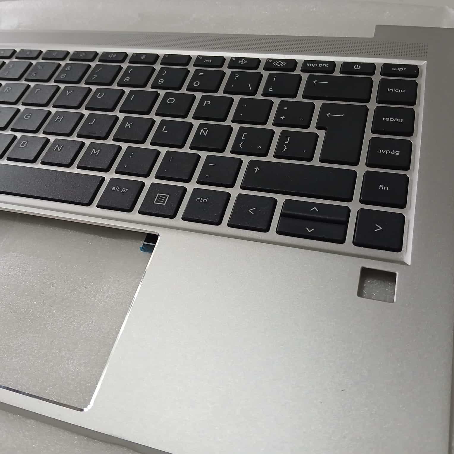 Reposamanos con Teclado HP M05029-161 para HP ProBook 440 G8 / 445 G8 14" Español Latino — imagen 3