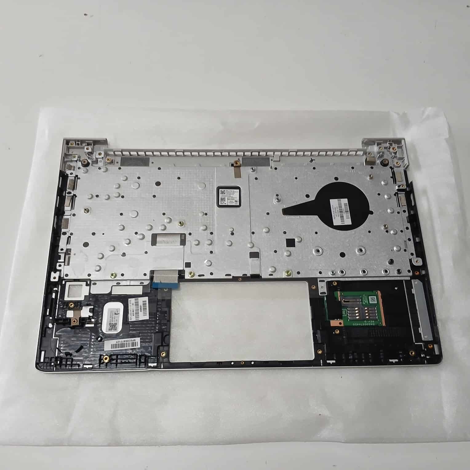 Reposamanos con Teclado HP M05029-161 para HP ProBook 440 G8 / 445 G8 14" Español Latino — imagen 4