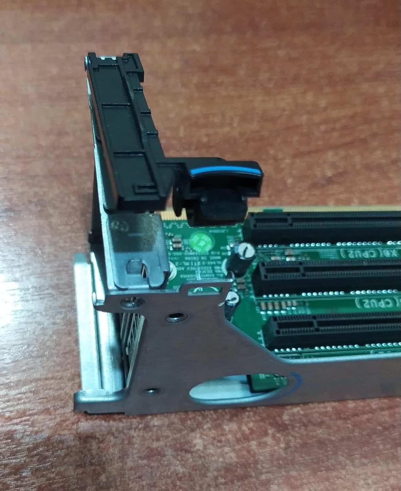 Riser Card Dell 01JDX6 / 0DD3F6 (3‑Slots PCIe) con Cage – Compatible PowerEdge R720/R720XD — imagen 3