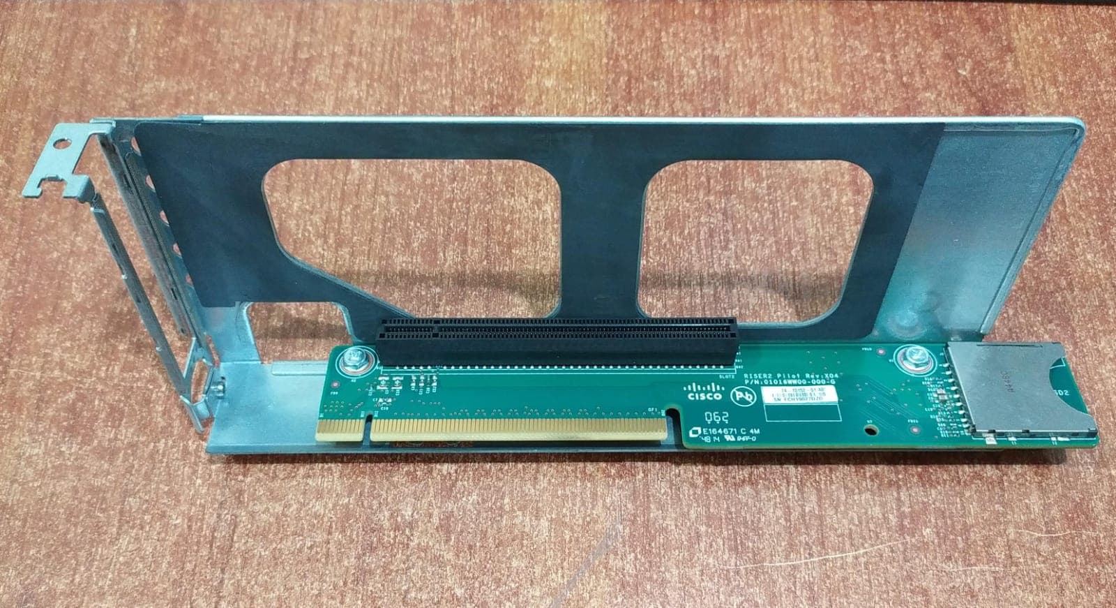 Riser PCIe Cisco RISER2 Pilot 01016WW00-000-G Rev X04 (Expansión Servidor UCS C220/C240) — imagen 1