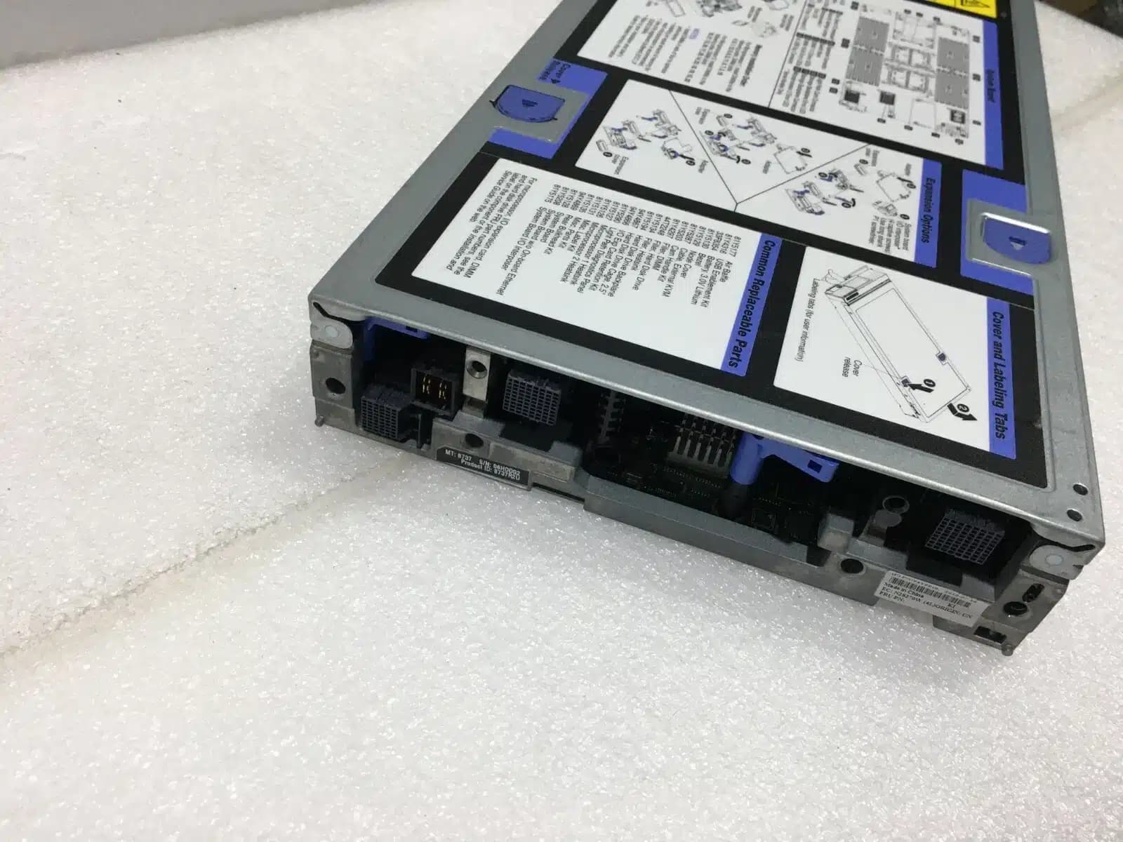 Servidor Blade IBM Flex System x240 8737-AC1 (IMM, 10GbE, Seminuevo) – para Chasis Flex System — imagen 3