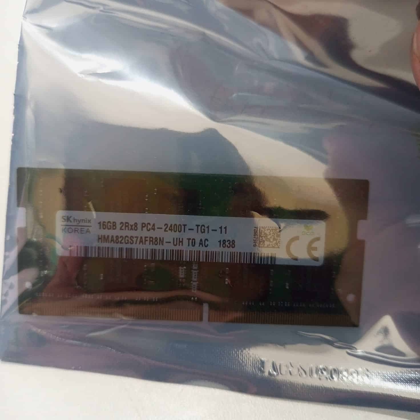 SK hynix 16GB DDR4 2400MHz ECC SO-DIMM HMA82GS7AFR8N-UH — imagen 2