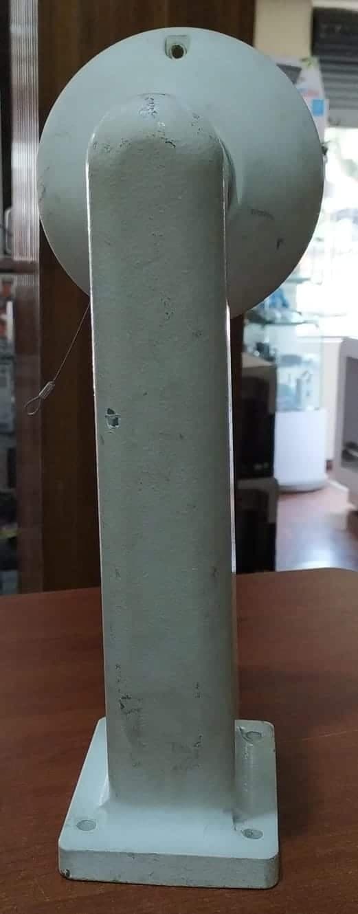 Soporte de pared Verint 70-311-0411 (brazo gooseneck) blanco para cámaras V5620PTZ y V33/V43 — imagen 3