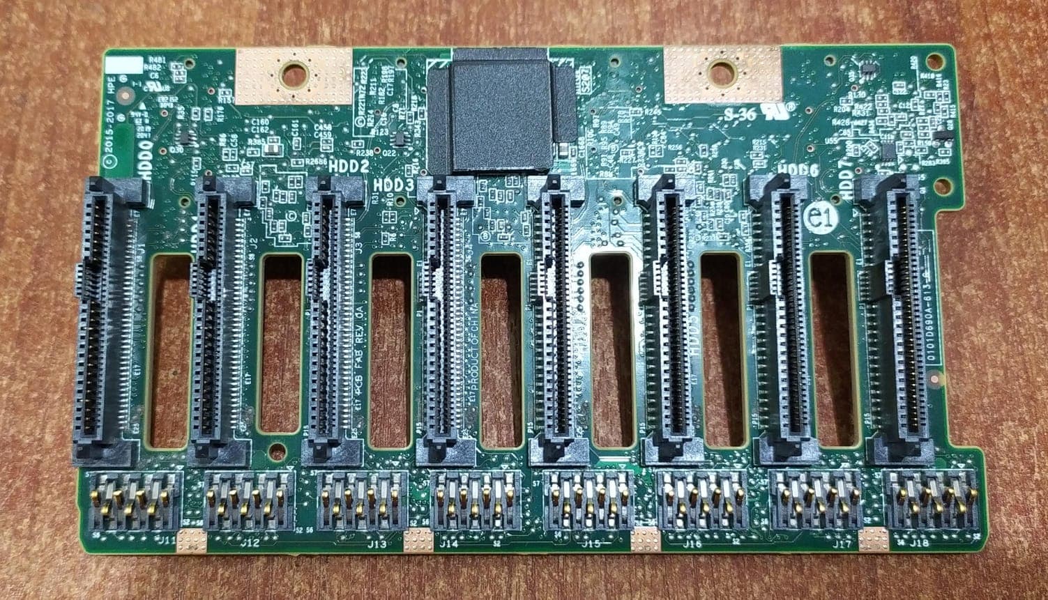 Tarjeta backplane NVMe HPE ProLiant DL38x G10 (8 bahías SFF) – Seminueva — imagen 3