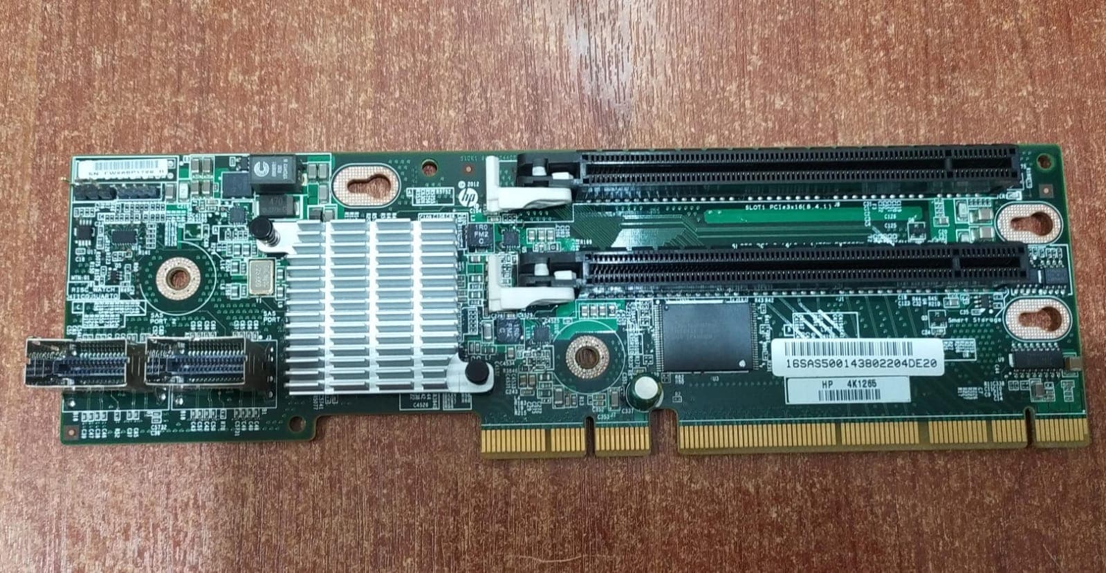 Tarjeta Riser HP 684896-001 PCIe x16 con RAID B320i (ProLiant DL380e Gen8) — imagen 1