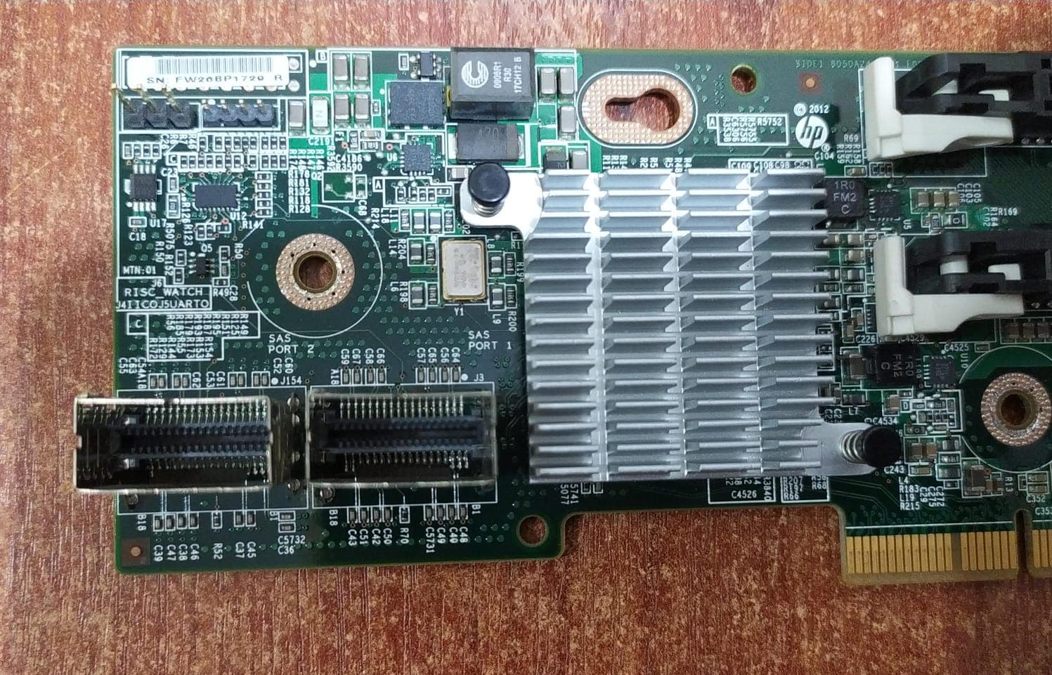 Tarjeta Riser HP 684896-001 PCIe x16 con RAID B320i (ProLiant DL380e Gen8) — imagen 3