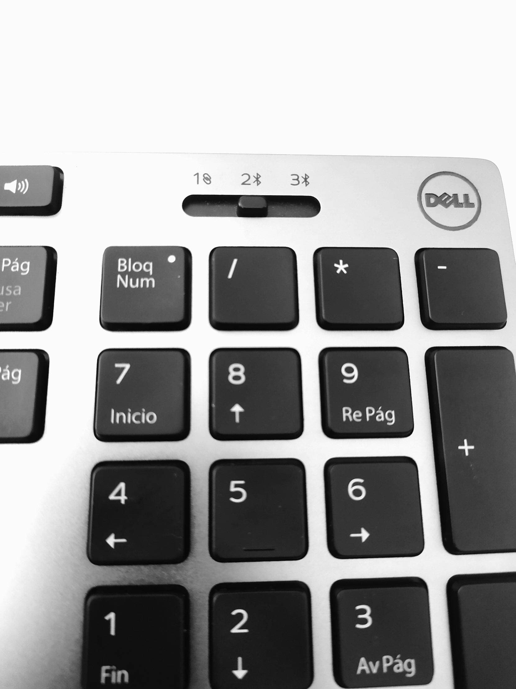 TECLADO INALÁMBRICO SEMINUEVO-DELL WK717 PREMIER WIRELESS — imagen 9