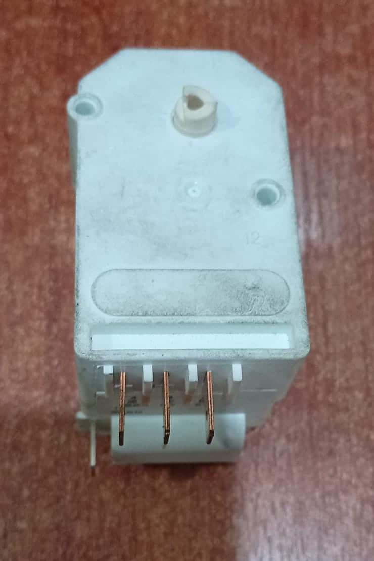 Temporizador deshielo ROSAN DBZ‑807‑1D4 AC100‑120V 6H40M 50/60Hz – para Equipos de Refrigeración — imagen 4