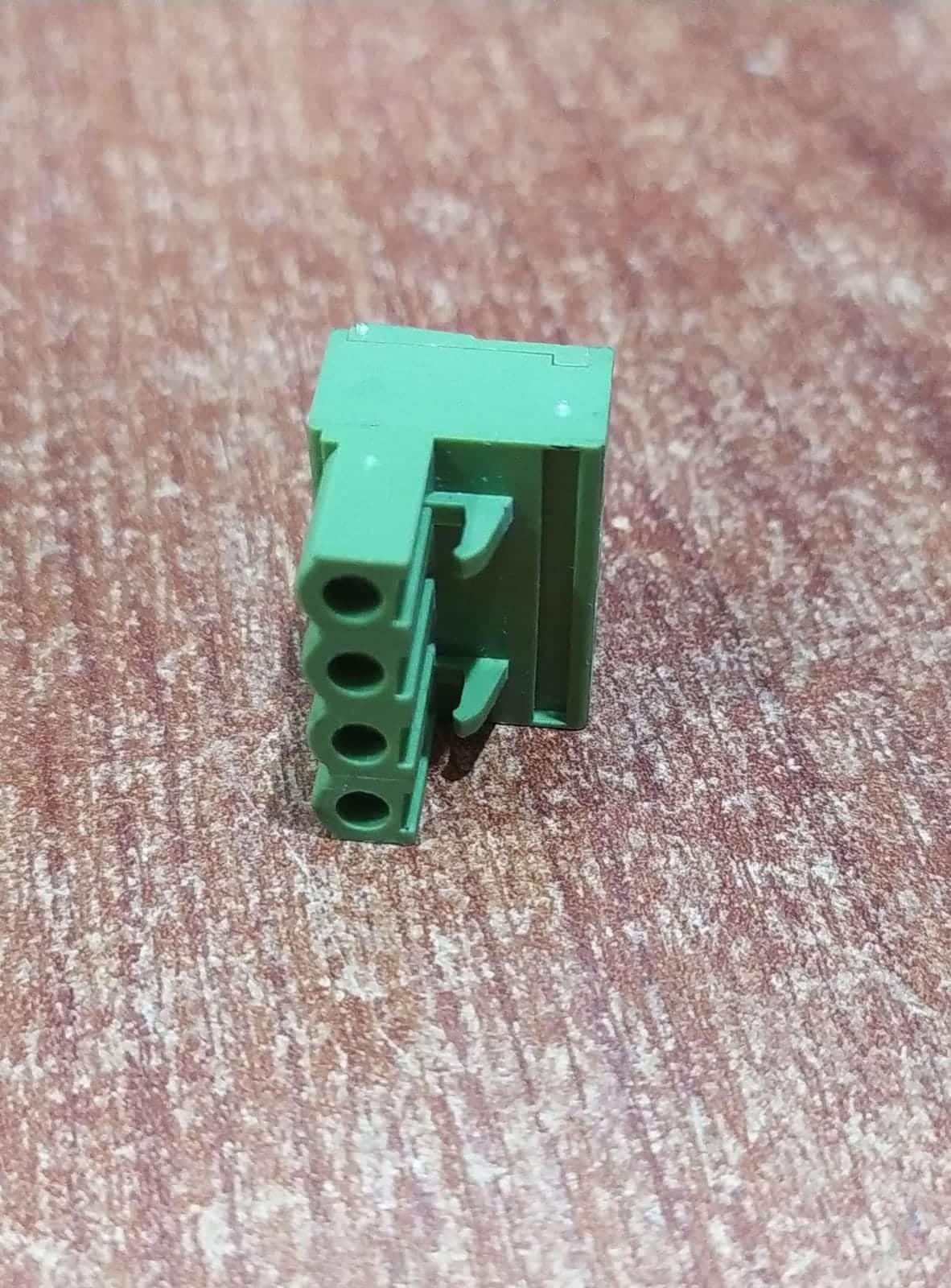 Terminal Block Hembra Enchufable 4 Pines – Seminuevo — imagen 2