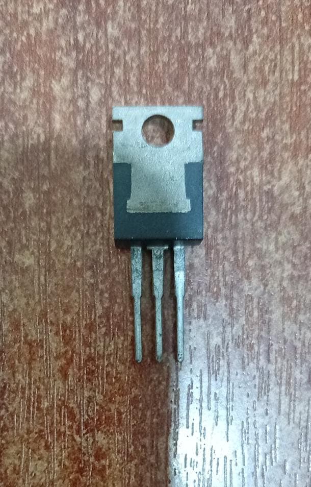 Transistor Darlington Fairchild 304-95-151 (F 8114) TO-220 Alta Potencia Korea — imagen 3