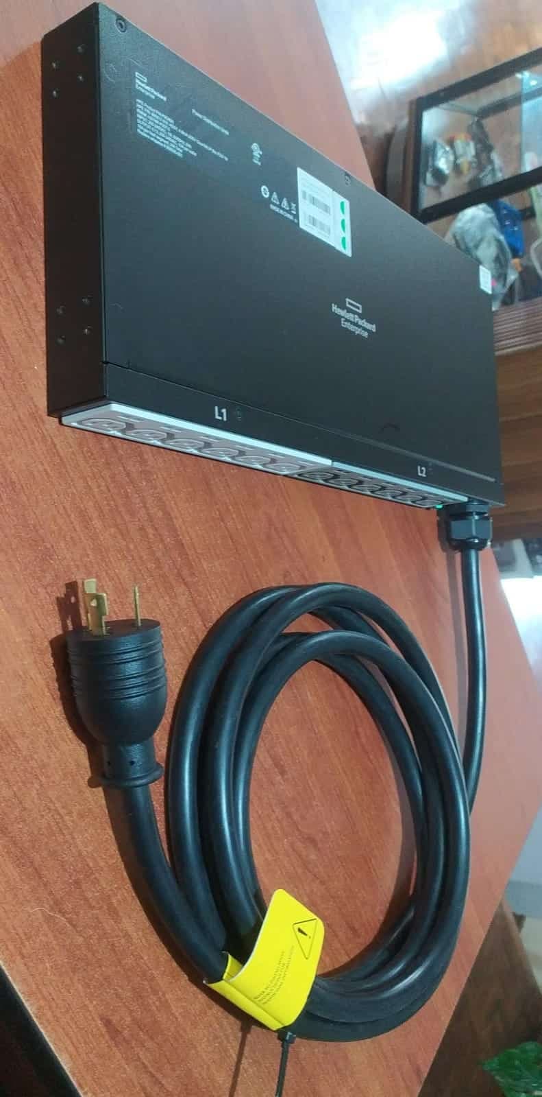 Unidad de distribución de energía (PDU) | Hewlett Packard Enterprise | P9Q40A | 12 tomacorrientes de CA | 1U Negro — imagen 5