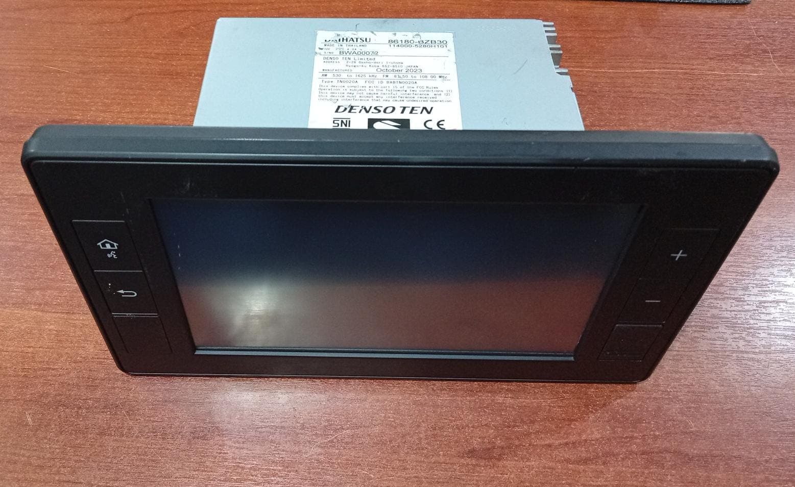 Unidad Sintonizador/Tuner Assembly Stereo Toyota‑Daihatsu 86180‑BZB30 Seminuevo — imagen 1