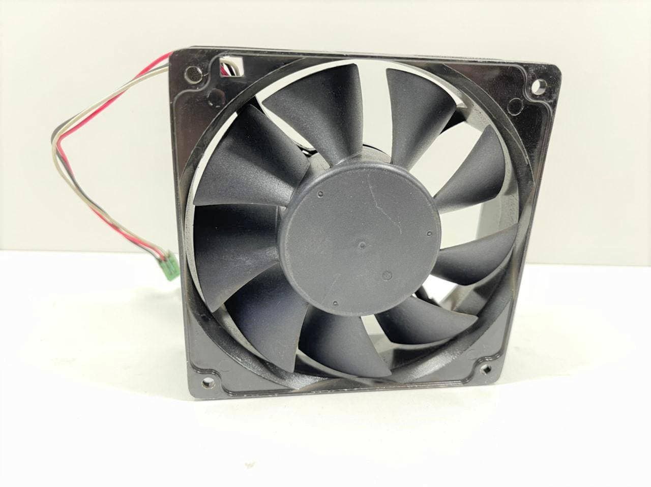 Ventilador de refrigeración AD1212HB-F93GP 12V 1.95A-JARO — imagen 2