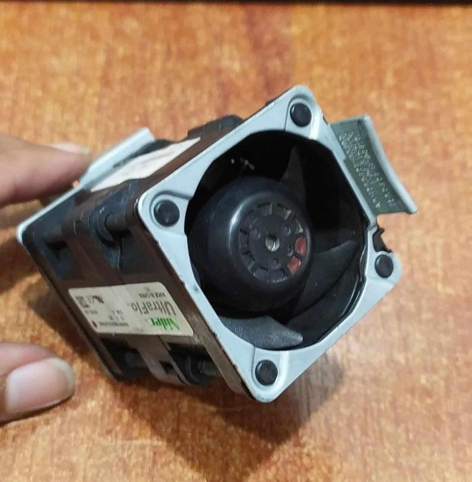 Ventilador Hot-Swap Nidec UltraFlo R40W12BS2CA-57A05 12V 0.84A para IBM X3550 M2/M3 — imagen 4
