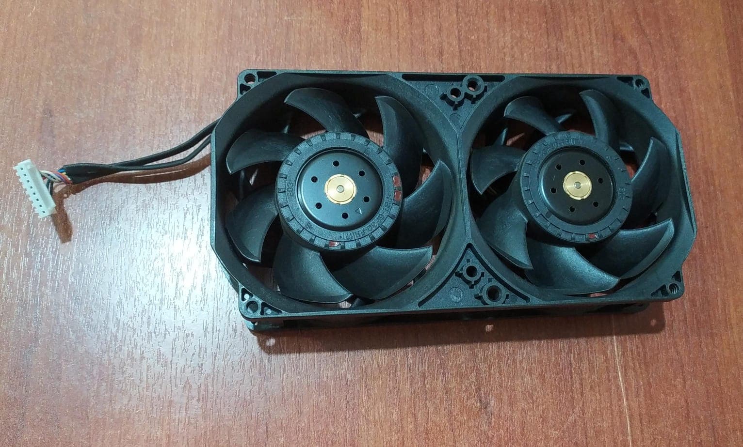 Ventilador Industrial AVC DBPA1038B8S 48V 4.50A (Para Servidores/Equipos de Alto Desempeño) — imagen 3