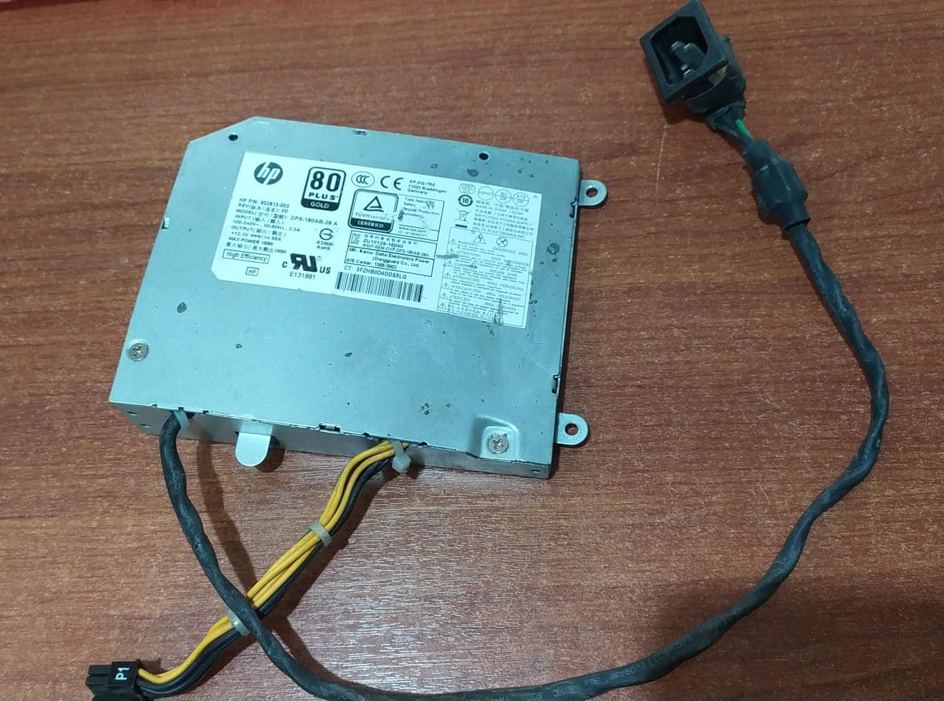 Fuente de Poder HP DPS-180AB-28 A 180W 80 PLUS GOLD para EliteOne 800 G3