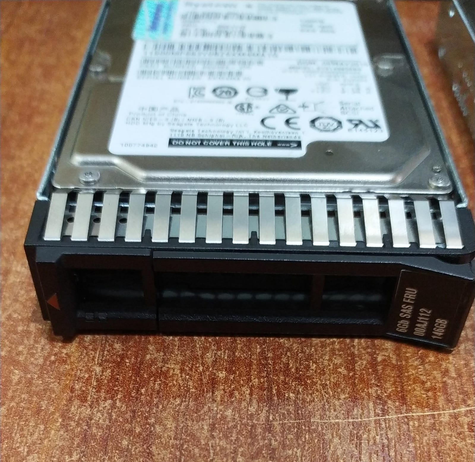 DISCO DURO SAS SEAGATE ST9146853SS 146GB 15K RPM CON BANDEJA FRU 00AJ112 PARA SERVIDORES - Image 2