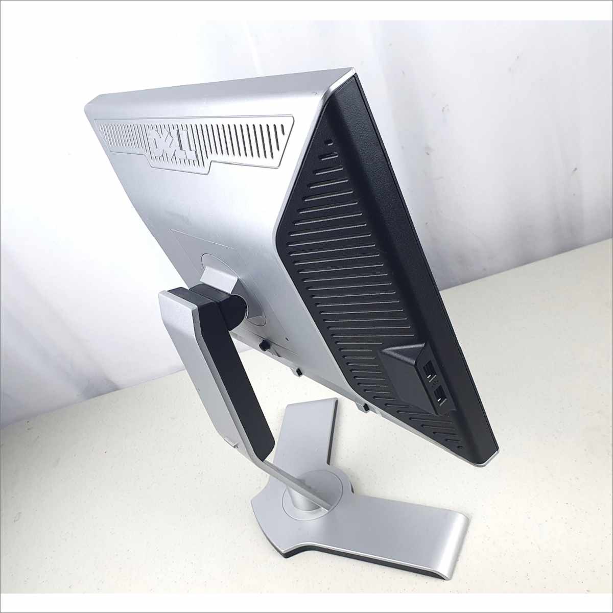 Base Original Dell 1908FPc / 1708FPc / 1907FPc Ajustable (Altura, Giro, Rotación) Para Monitor Dell