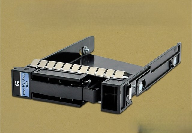 BANDEJA DISCO DURO HP 2TA10-01 SEMINUEVA ORIGINAL (ML110 G7 / ML100 G7)