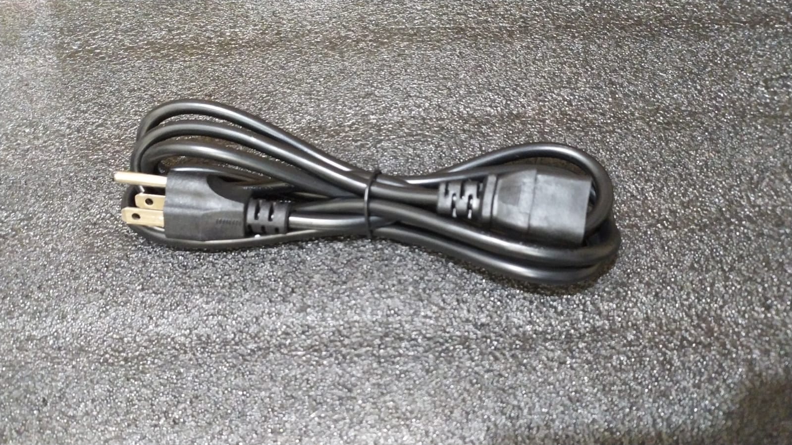 Cable de Poder 1.8m 10A 3 Clavijas para PC, Monitor y Fuente de Poder