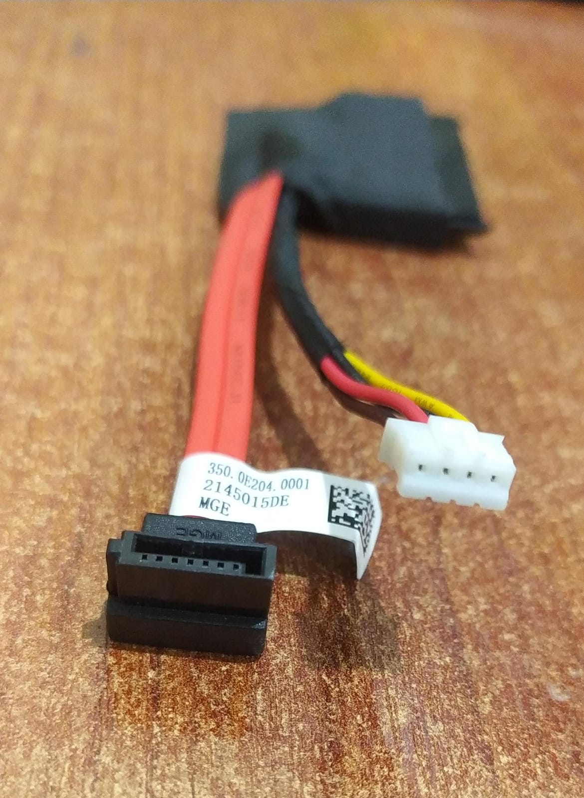 Adaptador Cable SATA 4‑pin laptop a SATA HDD/SSD 2.5″ – original OEM MGE (350.0E204.0001) - Image 2