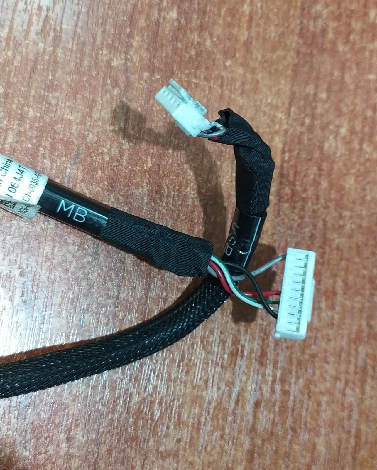 Cable interno seminuevo Dell PowerEdge (DP/N 064J4T) – señal USB para R720/R720xd - Image 2