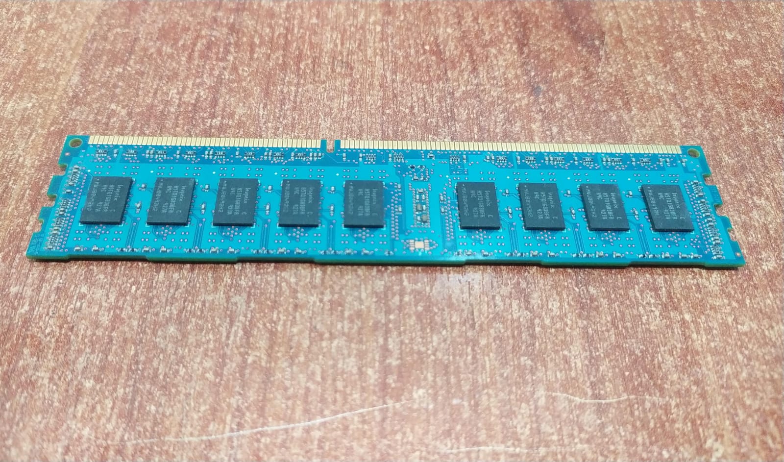 Memoria RAM SK Hynix HMT125R7BFR8C‑H9 2 GB DDR3‑1333 PC3‑10600R ECC Registrada Seminueva - Image 2