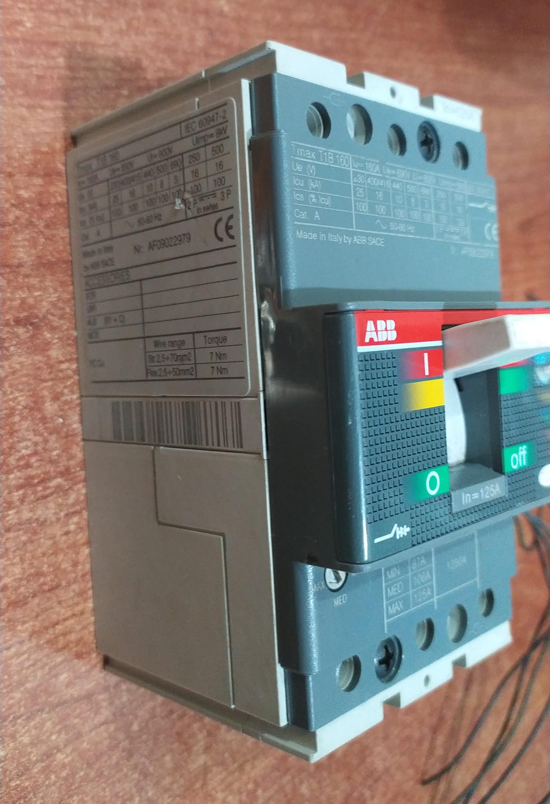 Disyuntor ABB T1B160 125 A / 160 A Tmax – IEC 60947‑2 – Seminuevo - Image 2