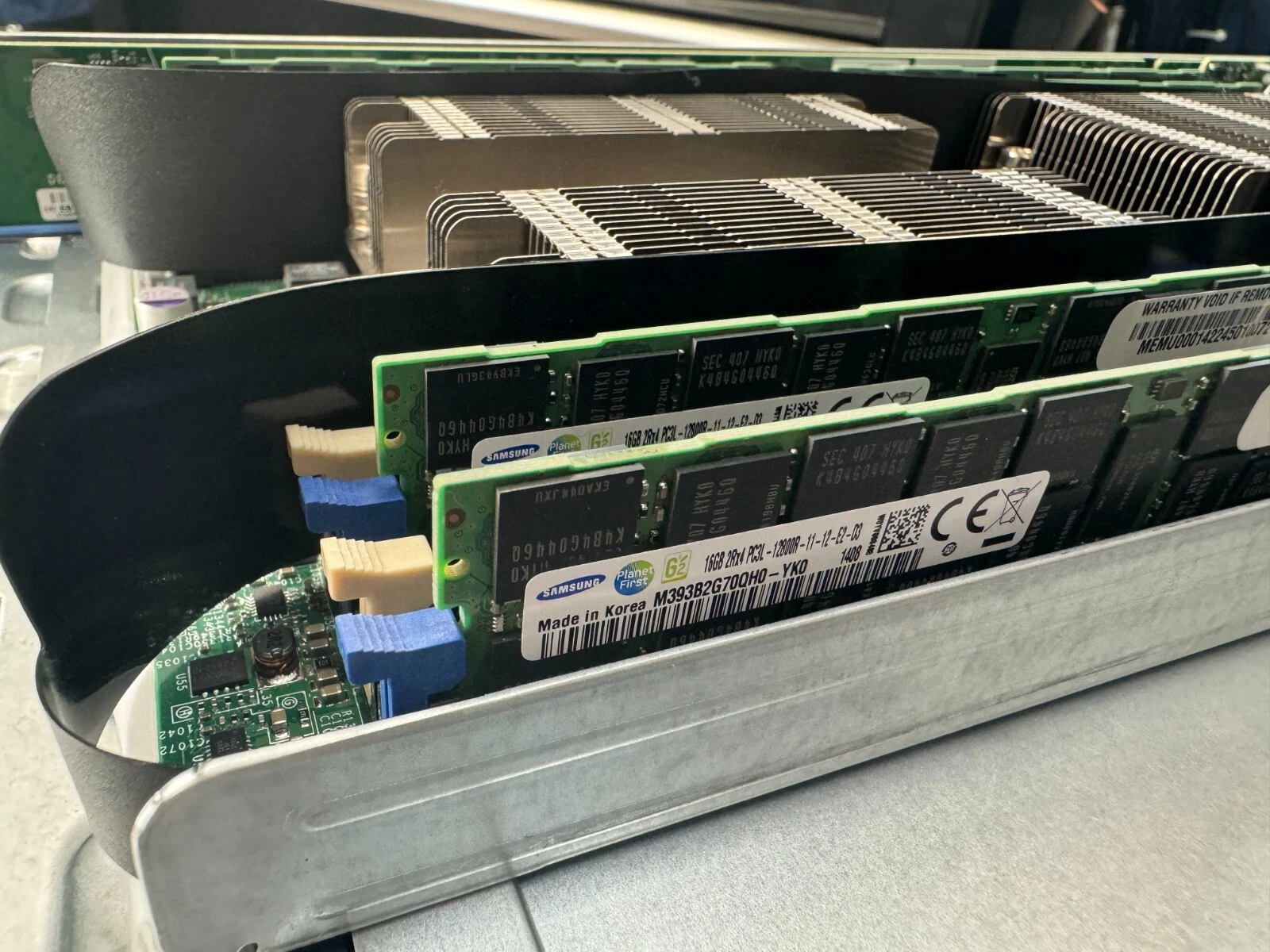 Servidor BLADE Nutanix NX‑3x50 X9DRT‑HF+ 8×E5‑2620 | 512 GB RAM | SATA DOM 64 GB | NIC 10 Gbps - Image 4