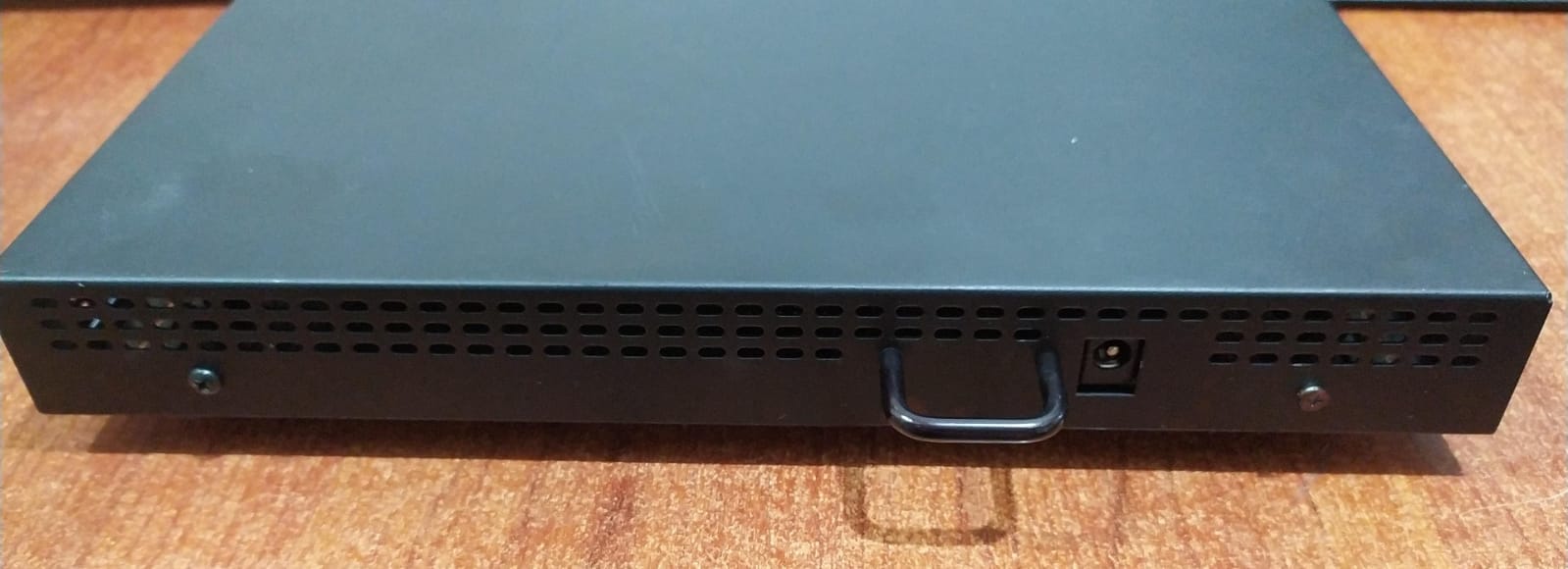 Controlador WLAN RUCKUS ZD1000 ZoneDirector 1000 Seminuevo (Hasta 6 APs) - Image 3