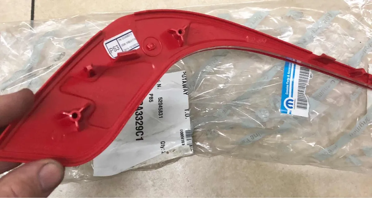 Reflector Parachoques Trasero Izquierdo Fiat Argo Rojo OEM 52045832 (2017+) - Image 3