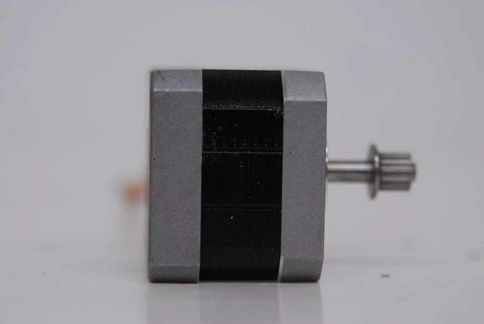 Motor Paso a Paso Shinano Kenshi STP 43D1034 19Z24G 12V 1.8° 4 Hilos NEMA 17 CNC Impresoras 3D - Image 2