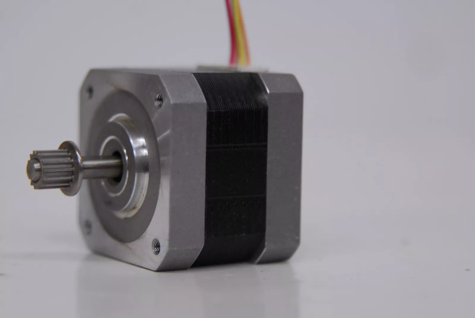 Motor Paso a Paso Shinano Kenshi STP 43D1034 19Z24G 12V 1.8° 4 Hilos NEMA 17 CNC Impresoras 3D - Image 5