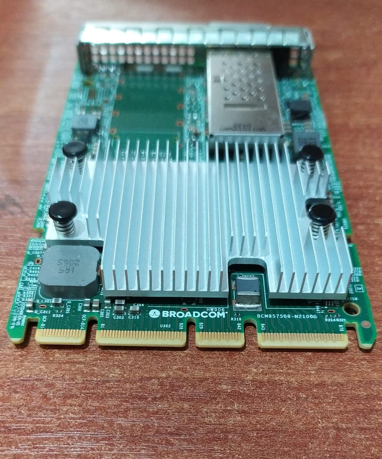 Tarjeta de Red Broadcom BCM957504-N1100GI 100GbE QSFP56 OCP 3.0 PCIe Gen4 (Seminueva) - Image 3