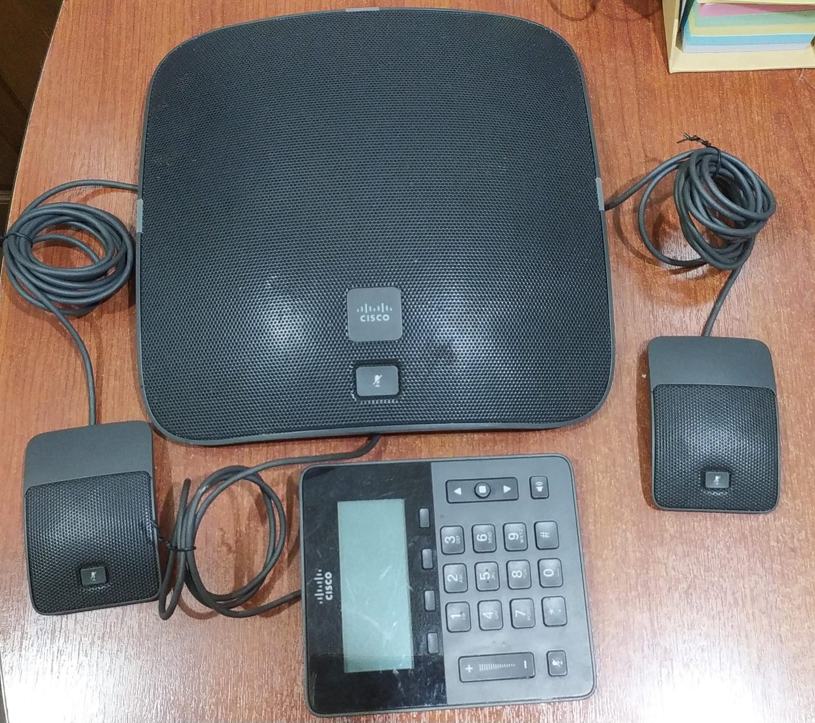 Teléfono Conferencia IP Cisco CP-8831 HD Audio 360° Compatible con Cisco UCM