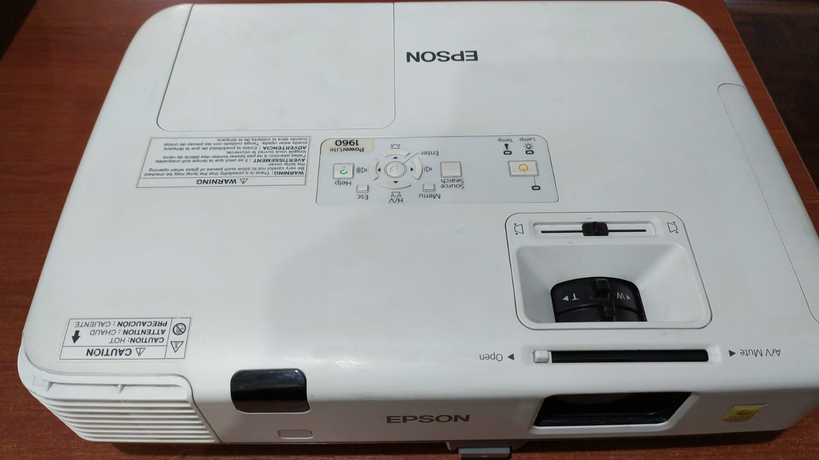 Proyector Epson PowerLite 1960 XGA 5000 lúmenes – Ideal para reuniones y aulas - Image 2