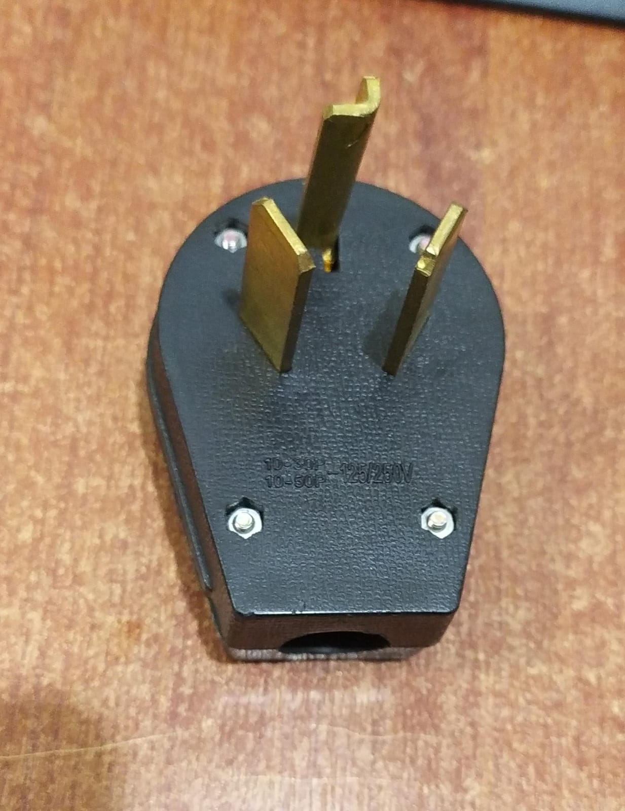 Conector NEMA 10‑50P Macho 50A 125/250V Seminovo – Enchufe Industrial - Image 4