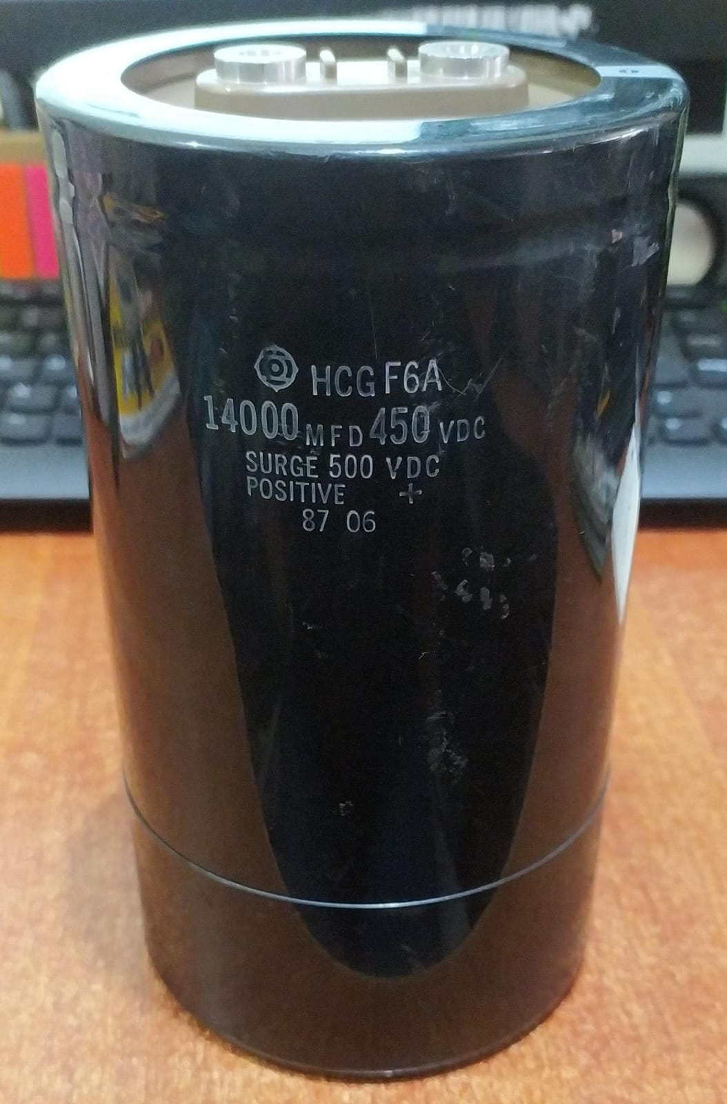 Filtro (Condensador) HCG 14 000 µF 450 VDC Surge 500 V – Usado, 17 cm alto