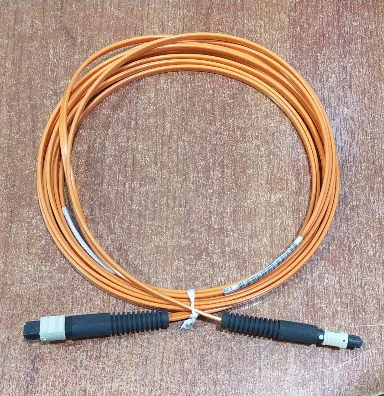 Cable fibra óptica multimodo MPO/MTP 13 fibras 50/125 µm 5 m OFNR – seminuevo