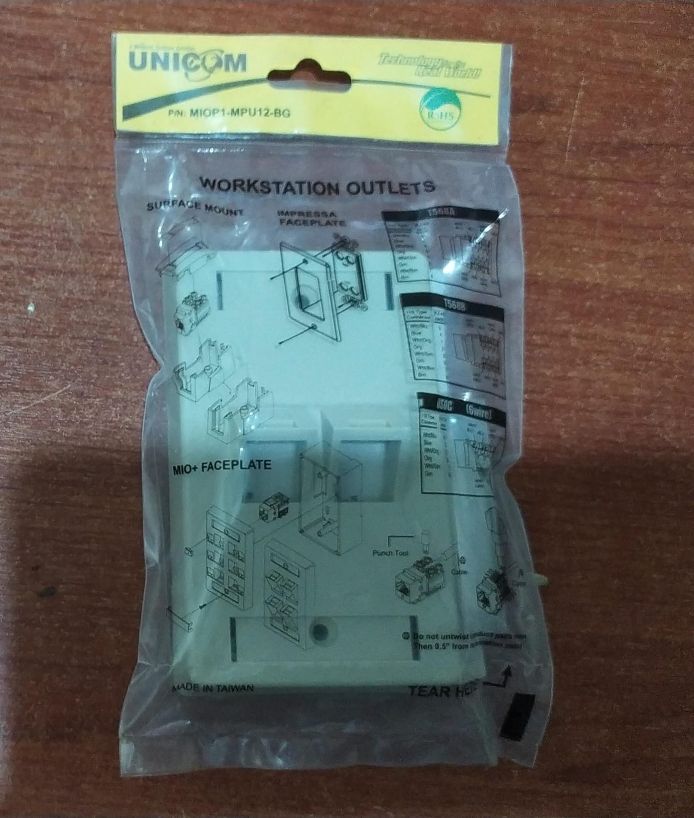 Placa Keystone Unicom MIOP1‑MPU12‑BG Beige – Porta Keystone superficie