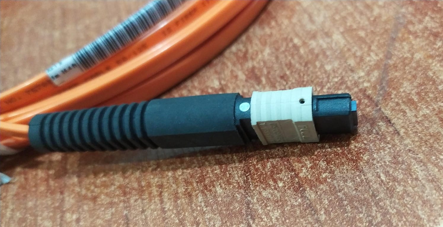 Cable fibra óptica multimodo MPO/MTP 13 fibras 50/125 µm 5 m OFNR – seminuevo - Image 3