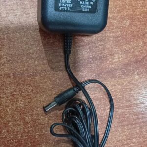 Fuente de alimentación AC‑DC (Adaptador) Wisecomm RGD41150250 15V 250mA – Usado