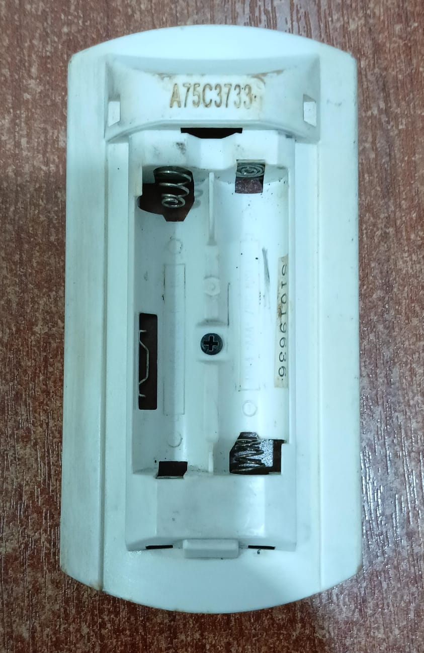 Control remoto Panasonic A75C3733 aire acondicionado (usado, sin tapa de batería) - Image 3