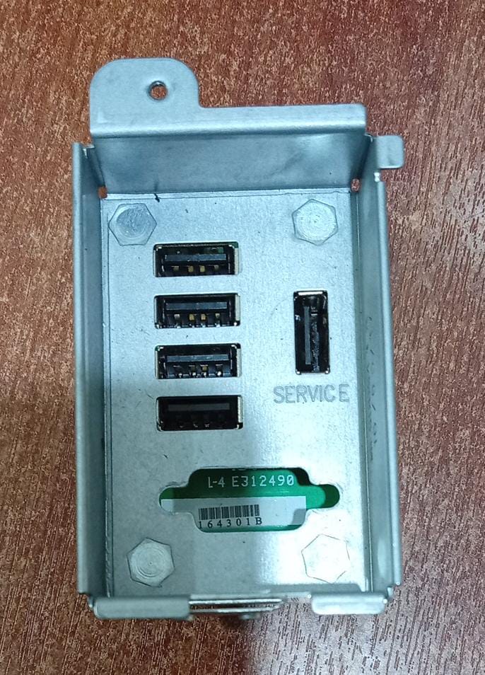 Módulo USB múltiple San Shing BM6945‑01C | Panel 4 puertos I/O usado