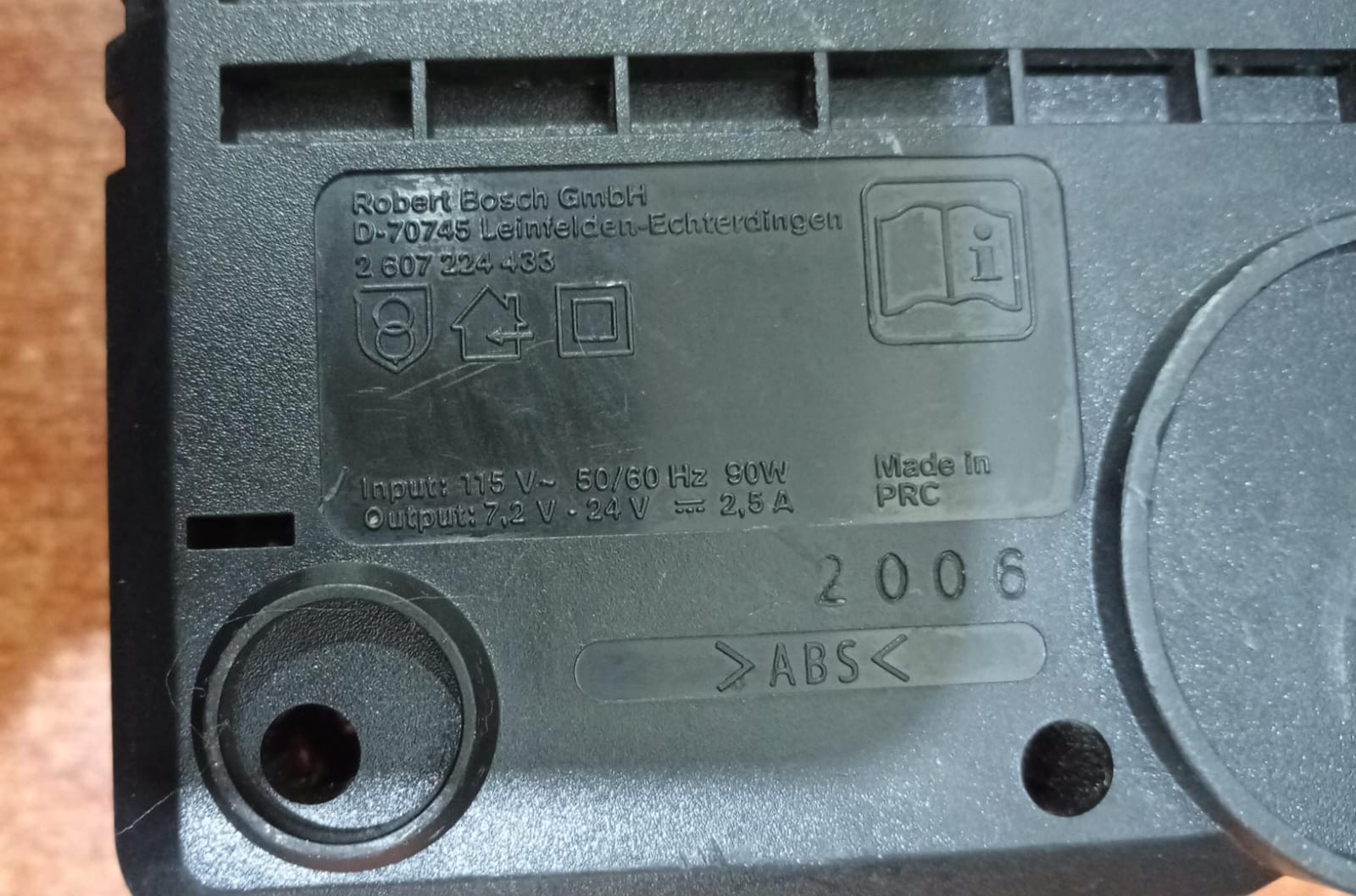 Cargador Bosch AL 2425 DV 7,2‑24 V 2,5 A Multivolt – usado (original Bosch) - Image 4
