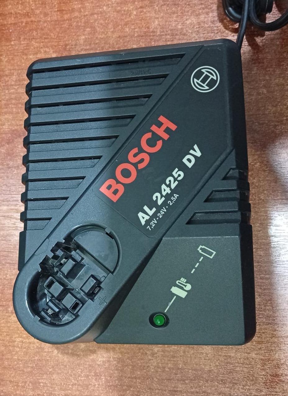 Cargador Bosch AL 2425 DV 7,2‑24 V 2,5 A Multivolt – usado (original Bosch) - Image 2
